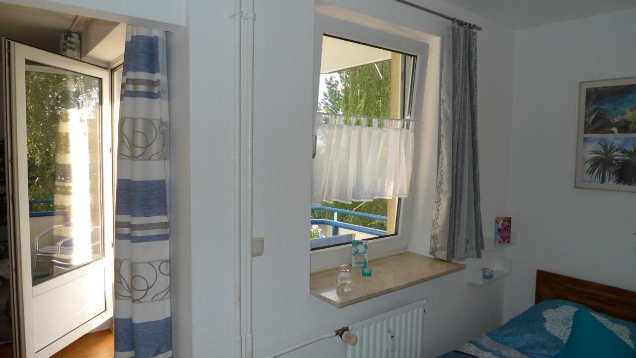 Aquamarin - Charmantes Appartement Mit Balkon Rostock Exterior foto
