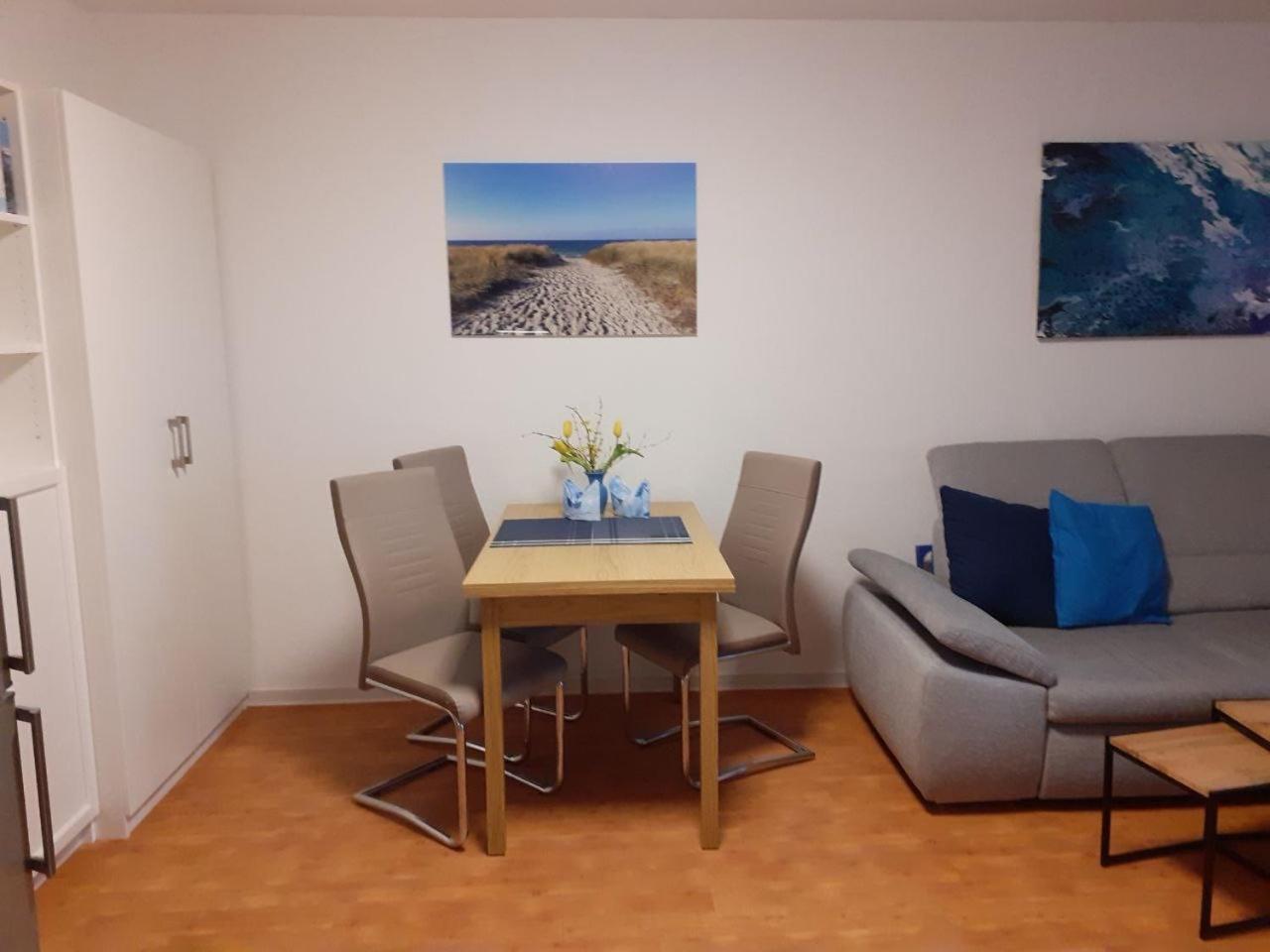 Aquamarin - Charmantes Appartement Mit Balkon Rostock Exterior foto